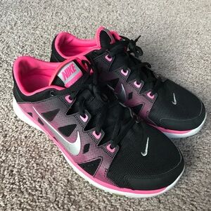 Nike women's flex supreme TR 2